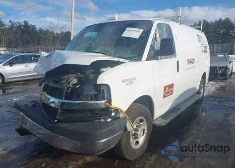 2018 Chevrolet Express 2500 Work Van z USA, uszkodzony, nr VIN 1GCWGAFG3J1909359